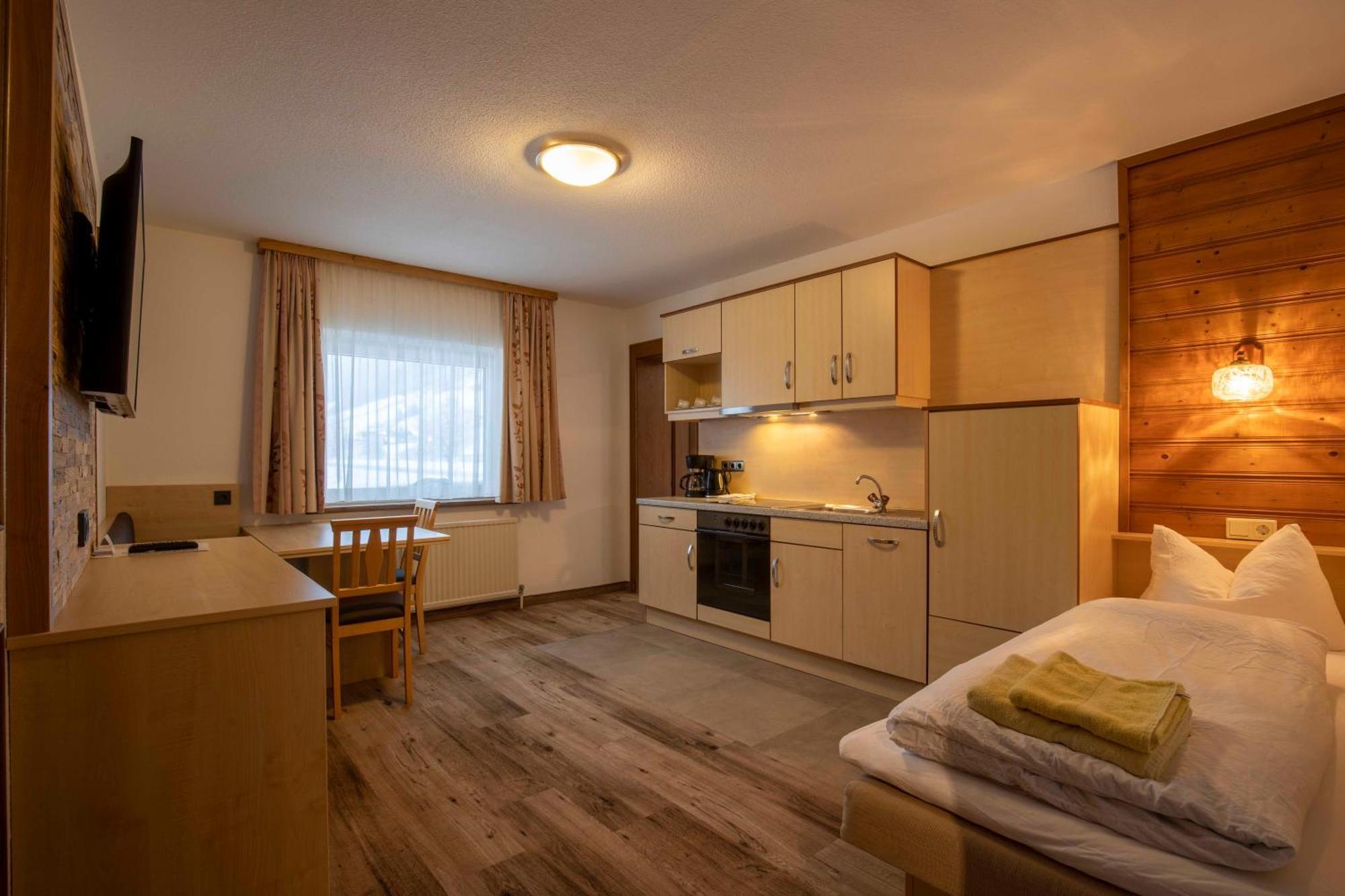 Gidis Hof Hotel Ischgl Bagian luar foto